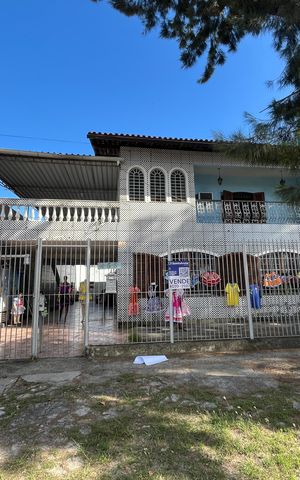 Casa para alugar com 404m², 5 quartos e 4 vagasFachada