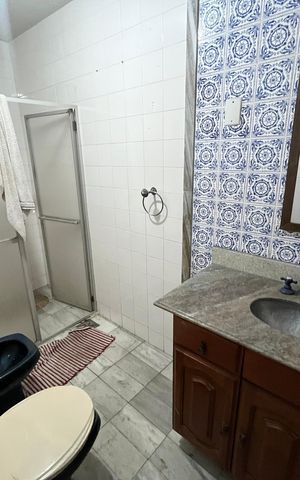Casa para alugar com 404m², 5 quartos e 4 vagasBanheiro de serviço