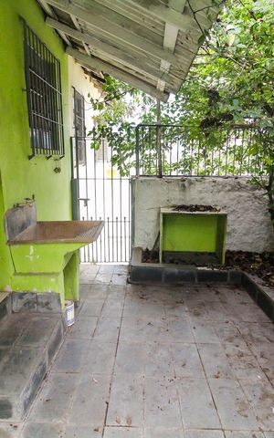 Casa à venda com 165m², 3 quartos e 1 vaga Casa à venda com 165m², 3 quartos e 1 vagaQuintal