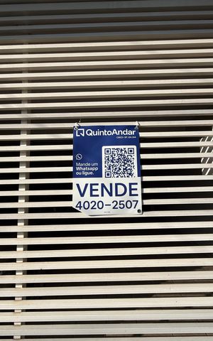 Casa à venda com 229m², 3 quartos e 2 vagas Casa à venda com 229m², 3 quartos e 2 vagasPlaca