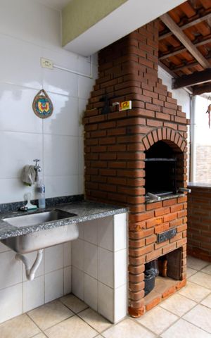 Casa à venda com 229m², 3 quartos e 2 vagas Casa à venda com 229m², 3 quartos e 2 vagasQuintal