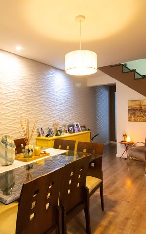 Casa à venda com 229m², 3 quartos e 2 vagas Casa à venda com 229m², 3 quartos e 2 vagasSala