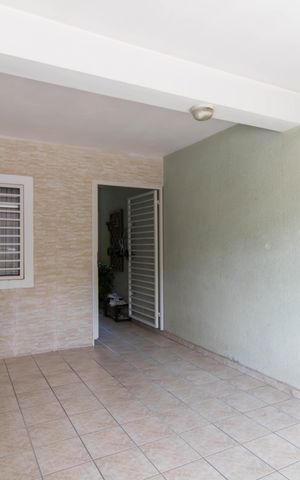 Casa à venda com 229m², 3 quartos e 2 vagas Casa à venda com 229m², 3 quartos e 2 vagasGaragem