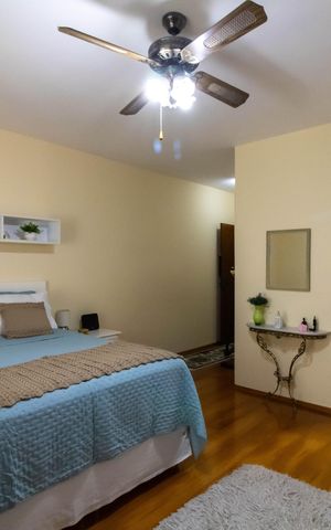 Casa à venda com 229m², 3 quartos e 2 vagas Casa à venda com 229m², 3 quartos e 2 vagasSuíte