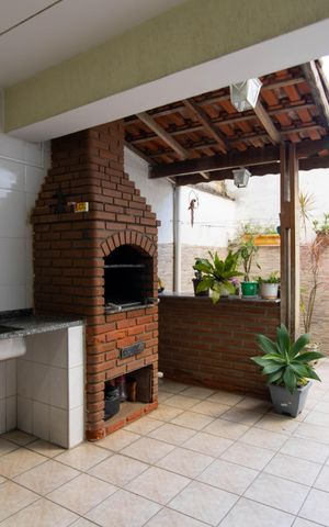 Casa à venda com 229m², 3 quartos e 2 vagas Casa à venda com 229m², 3 quartos e 2 vagasQuintal