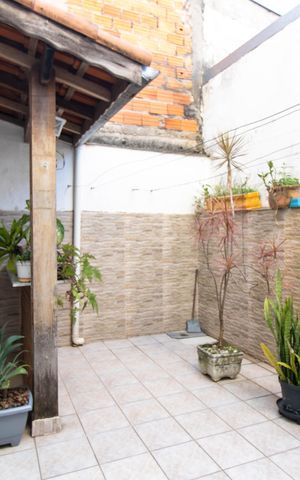 Casa à venda com 229m², 3 quartos e 2 vagas Casa à venda com 229m², 3 quartos e 2 vagasQuintal