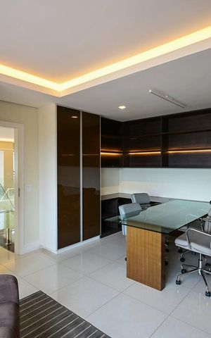 Apartamento à venda com 343m², 4 quartos e 4 vagasEscritório/Quarto da Cobertura