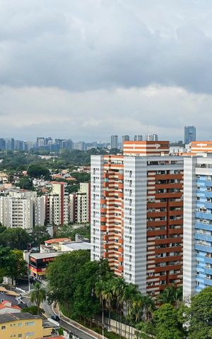 Apartamento à venda com 343m², 4 quartos e 4 vagasVista da Suíte 2