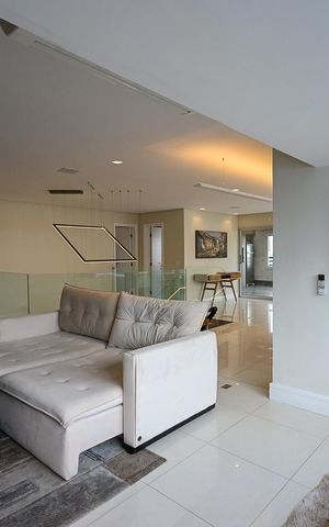 Apartamento à venda com 343m², 4 quartos e 4 vagasSala da Cobertura