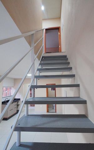 Casa para alugar com 90m², 2 quartos e 1 vagaEscada da Cobertura