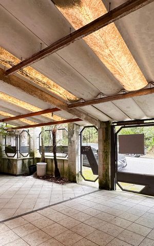 Casa à venda com 230m², 2 quartos e 2 vagas Casa à venda com 230m², 2 quartos e 2 vagasGaragem