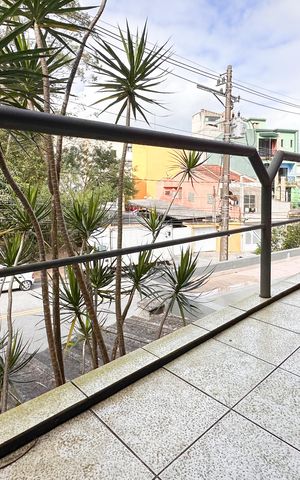 Casa à venda com 230m², 2 quartos e 2 vagas Casa à venda com 230m², 2 quartos e 2 vagasSacada da Suíte