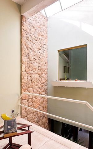 Casa à venda com 230m², 2 quartos e 2 vagas Casa à venda com 230m², 2 quartos e 2 vagasAcesso aos Quartos