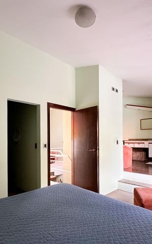 Casa à venda com 230m², 2 quartos e 2 vagas Casa à venda com 230m², 2 quartos e 2 vagasSuíte