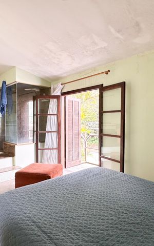 Casa à venda com 230m², 2 quartos e 2 vagas Casa à venda com 230m², 2 quartos e 2 vagasSuíte