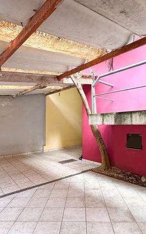 Casa à venda com 230m², 2 quartos e 2 vagas Casa à venda com 230m², 2 quartos e 2 vagasGaragem