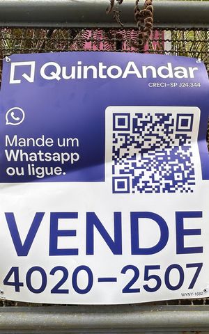 Casa à venda com 230m², 2 quartos e 2 vagas Casa à venda com 230m², 2 quartos e 2 vagasPlaca