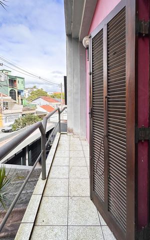 Casa à venda com 230m², 2 quartos e 2 vagas Casa à venda com 230m², 2 quartos e 2 vagasSacada da Suíte