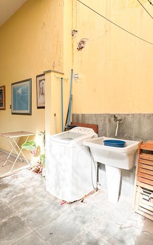 Casa à venda com 230m², 2 quartos e 2 vagas Casa à venda com 230m², 2 quartos e 2 vagasÁrea de Serviço