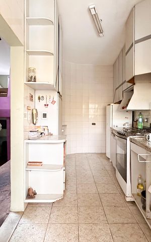 Casa à venda com 230m², 2 quartos e 2 vagas Casa à venda com 230m², 2 quartos e 2 vagasCozinha