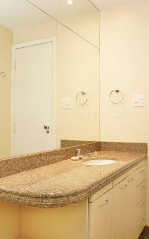 Apartamento à venda com 120m², 4 quartos e 1 vaga Apartamento à venda com 120m², 4 quartos e 1 vagaBanheiro Social