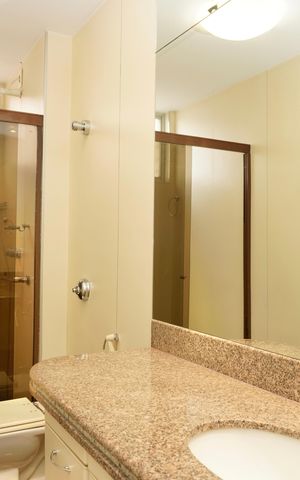 Apartamento à venda com 120m², 4 quartos e 1 vaga Apartamento à venda com 120m², 4 quartos e 1 vagaBanheiro Social