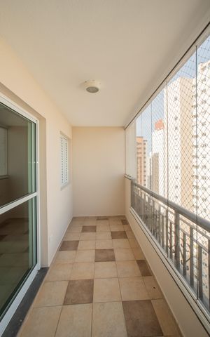 Apartamento à venda com 105m², 3 quartos e 2 vagas Apartamento à venda com 105m², 3 quartos e 2 vagasVaranda