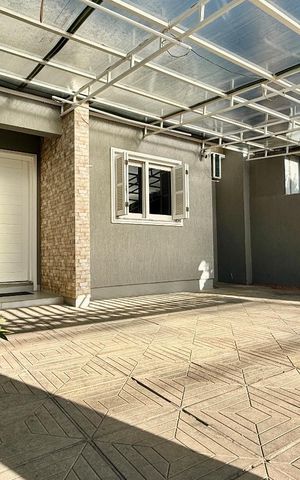 Casa à venda com 82m², 3 quartos e 3 vagas