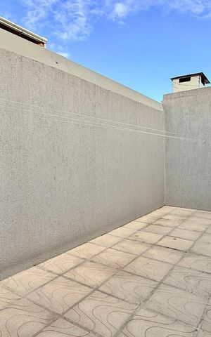 Casa à venda com 82m², 3 quartos e 3 vagas