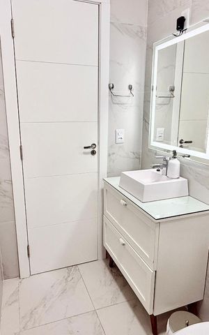 Casa à venda com 82m², 3 quartos e 3 vagas Casa à venda com 82m², 3 quartos e 3 vagasBanheiro 2