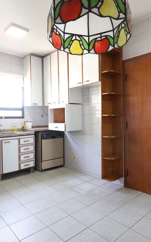 Apartamento à venda com 171m², 4 quartos e 4 vagasCozinha 