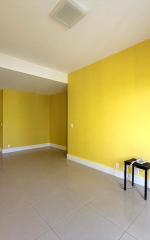 Apartamento à venda com 75m², 2 quartos e 1 vaga Apartamento à venda com 75m², 2 quartos e 1 vagaSala