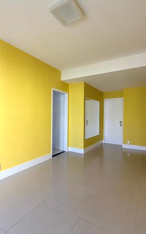 Apartamento à venda com 75m², 2 quartos e 1 vaga Apartamento à venda com 75m², 2 quartos e 1 vagaSala
