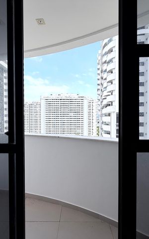 Apartamento à venda com 75m², 2 quartos e 1 vaga Apartamento à venda com 75m², 2 quartos e 1 vagaVaranda