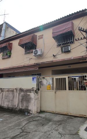 Casa à venda com 80m², 2 quartos e 1 vagaFachada