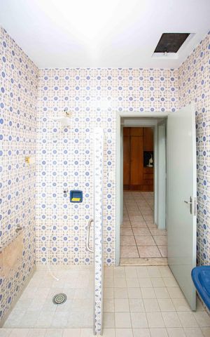 Casa à venda com 214m², 3 quartos e 4 vagasBanheiro Social