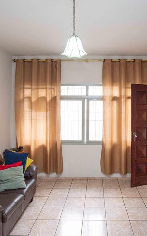 Casa à venda com 214m², 3 quartos e 4 vagasSala de TV