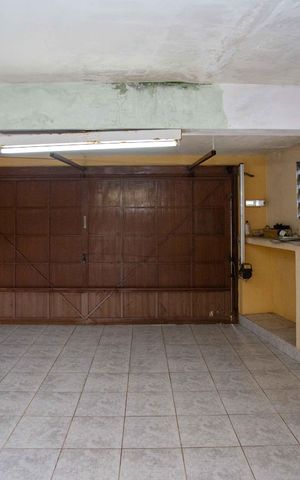 Casa à venda com 214m², 3 quartos e 4 vagasGaragem