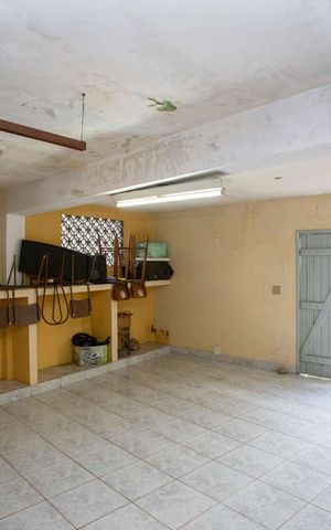 Casa à venda com 214m², 3 quartos e 4 vagasGaragem