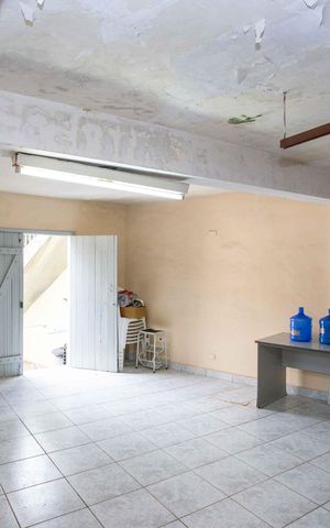 Casa à venda com 214m², 3 quartos e 4 vagasGaragem