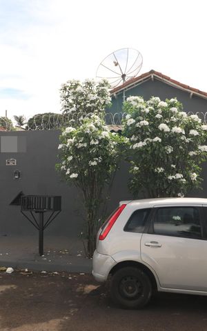 Casa para alugar com 150m², 3 quartos e 4 vagasFachada