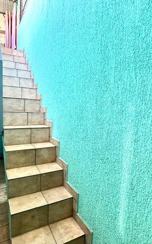 Casa à venda com 149m², 3 quartos e 2 vagasEscada 