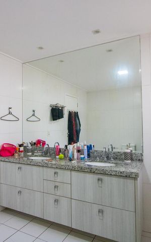 Apartamento à venda com 236m², 3 quartos e 4 vagas Apartamento à venda com 236m², 3 quartos e 4 vagasBanheiro do Quarto 1