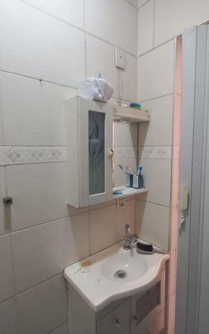 Apartamento à venda com 43m², 2 quartos e sem vaga Apartamento à venda com 43m², 2 quartos e sem vagaBanheiro