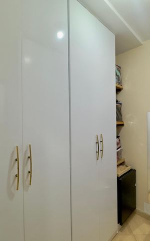 Casa à venda com 167m², 4 quartos e 4 vagas Casa à venda com 167m², 4 quartos e 4 vagasCloset da suíte 1