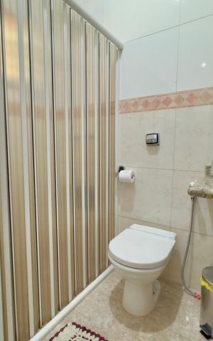 Casa à venda com 167m², 4 quartos e 4 vagas Casa à venda com 167m², 4 quartos e 4 vagasBanheiro da Suíte 1