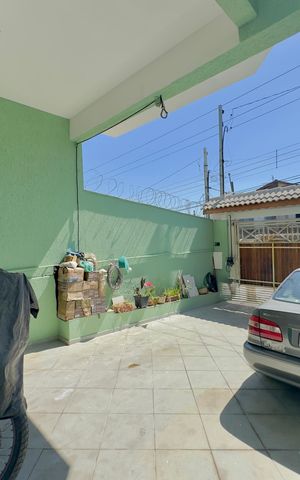 Casa à venda com 167m², 4 quartos e 4 vagas Casa à venda com 167m², 4 quartos e 4 vagasGaragem