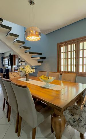 Casa à venda com 167m², 4 quartos e 4 vagas Casa à venda com 167m², 4 quartos e 4 vagasSala de Jantar