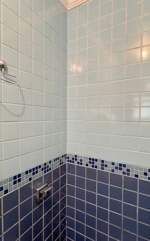 Casa à venda com 167m², 4 quartos e 4 vagas Casa à venda com 167m², 4 quartos e 4 vagasBanheiro da Suíte 2