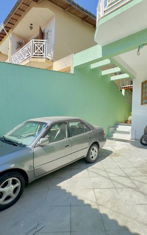 Casa à venda com 167m², 4 quartos e 4 vagas Casa à venda com 167m², 4 quartos e 4 vagasGaragem